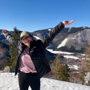 Meet your Posher, Alexandra